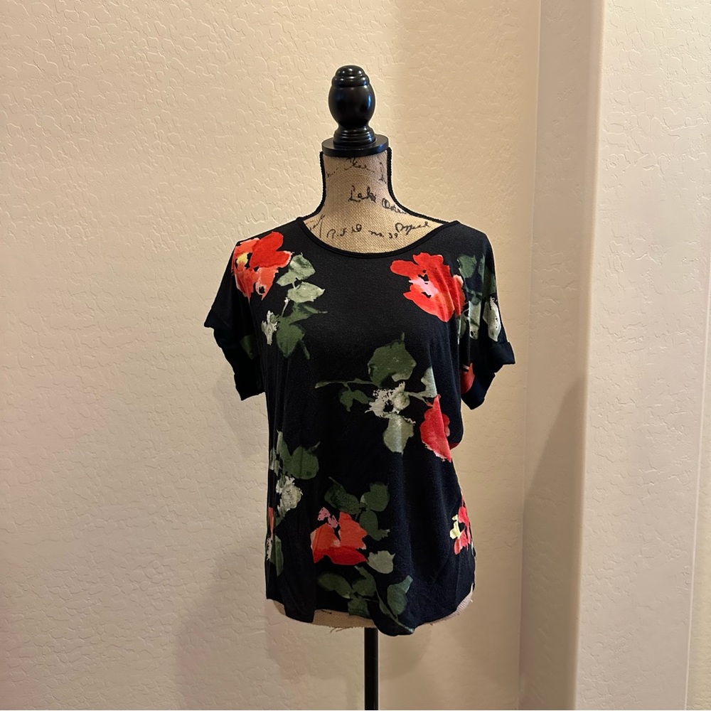 Carol Rose Black and Red Floral Short Sleeve Top